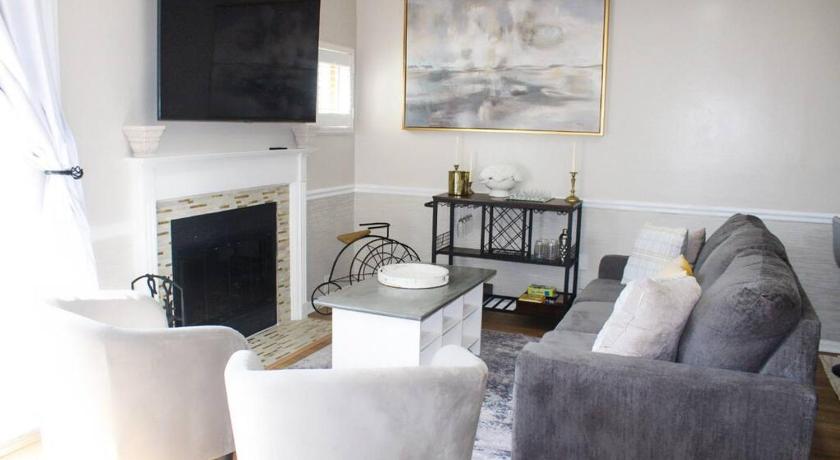 Cozy French Style Villa- 3 Bed-Casino-Pools-Jacuzzi