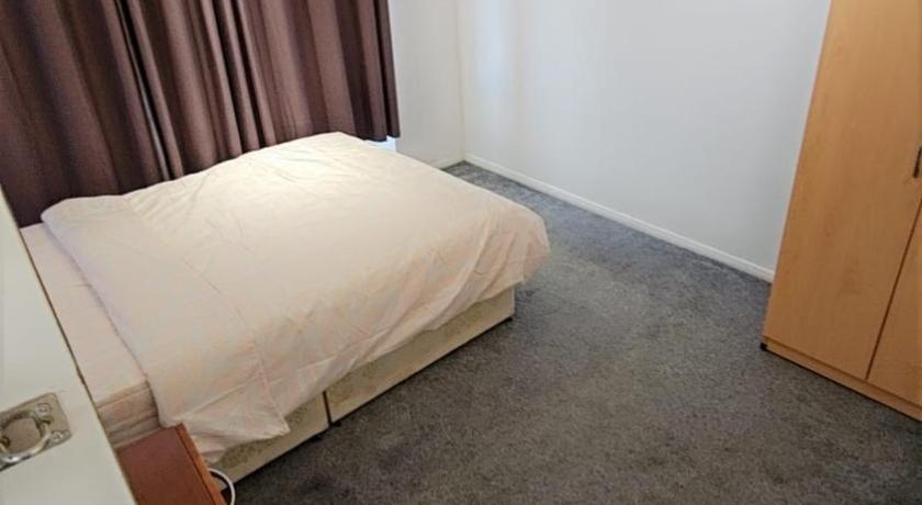 Sariyu space Dagenham