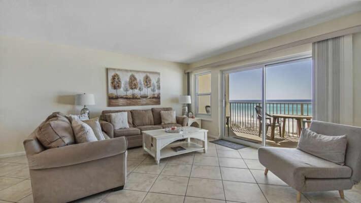 Cabana Club 206 Gulf Oceanfront, King Bed, private beach