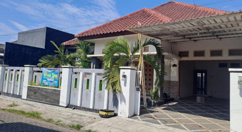 Green ijen homestay and tour