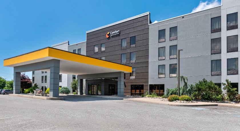 Comfort Inn & Suites York North