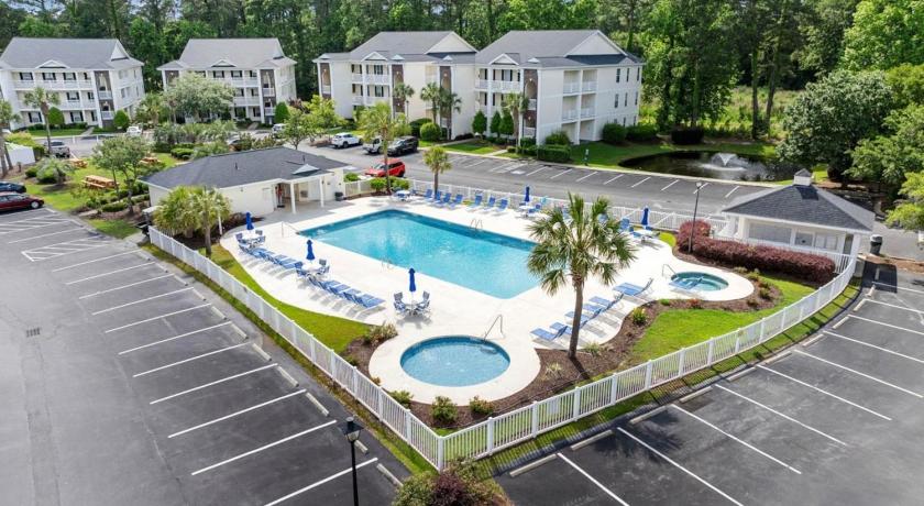 Stunning 3 Bedroom Condo-Recently Renovated-Fairways Unit D