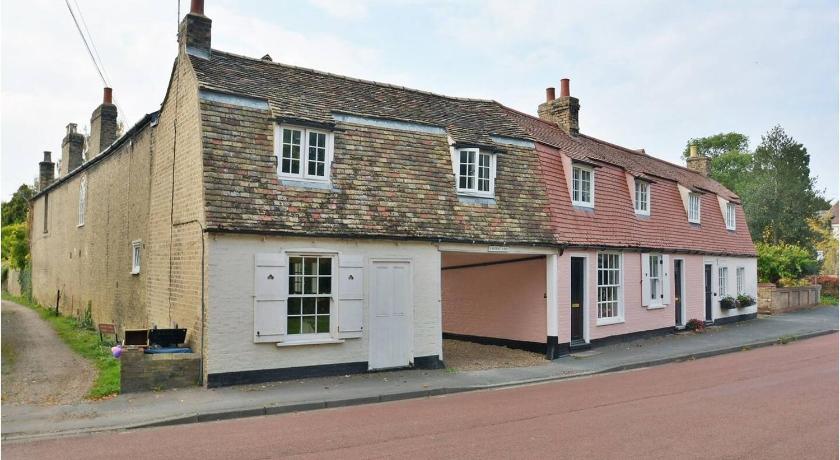 The Holts - Charming 2 Bed Cottage