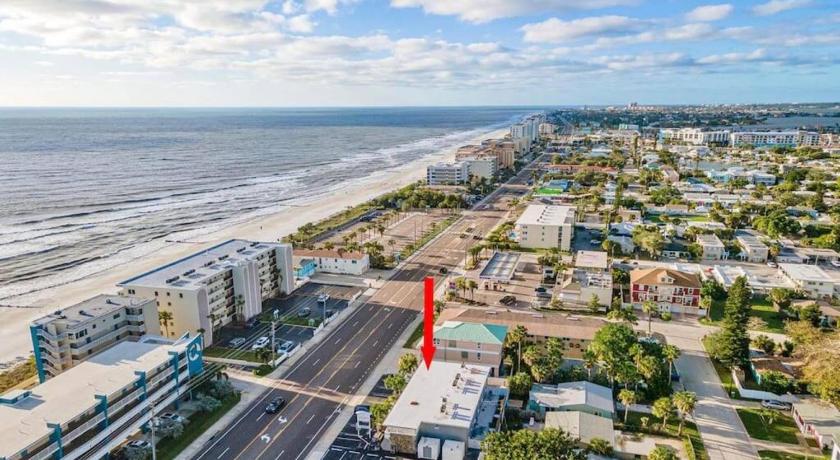 Sunset Beach Suites #2 - Steps to the Beach and Pet Friendly!