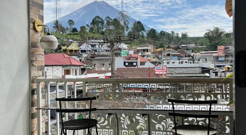 JAVA Hostel Tumpak Sewu