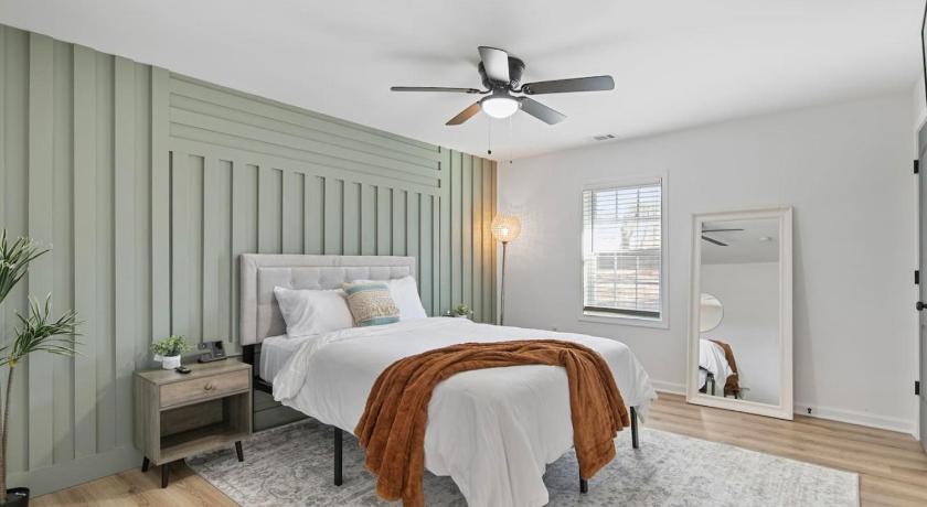 Comfy 2 bedroom w Free Parking
