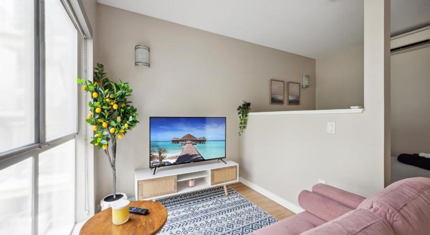 Comfy studio near SM Promenade! Free parking!
