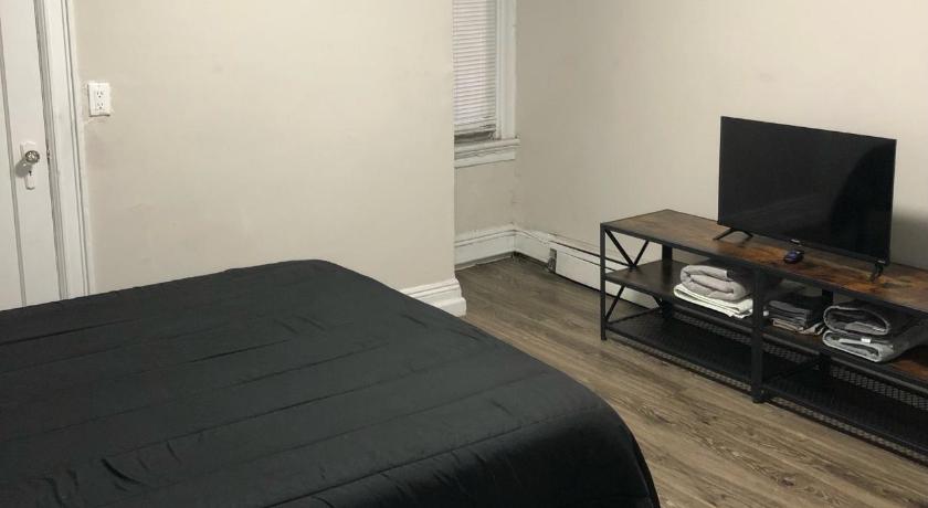 Private 2-bedroom apartment and New York City Manhattan only 15 mins away