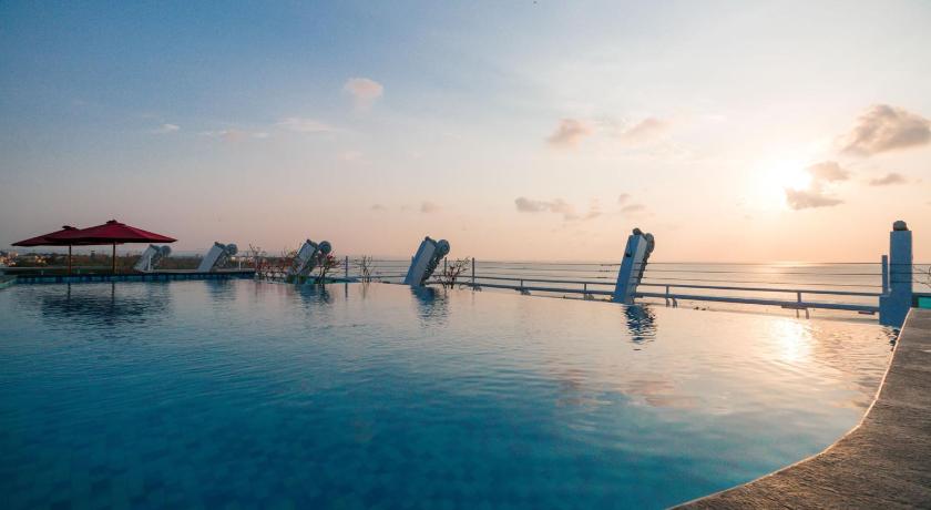 Kutabex Beachfront Hotel
