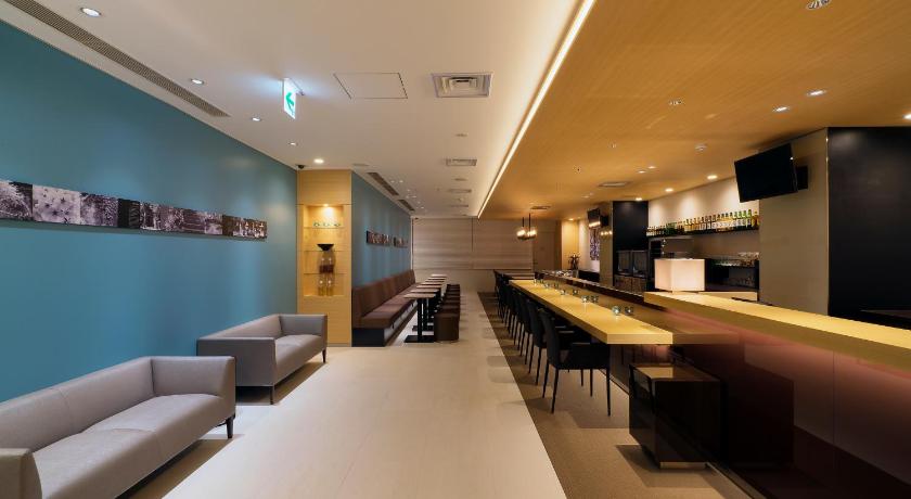 Shared lounge/TV area First Cabin Atagoyama
