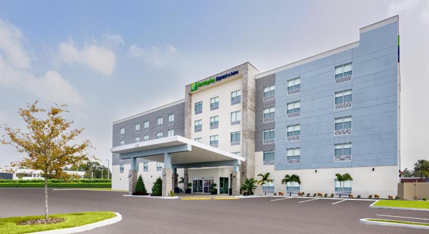 Holiday Inn Express & Suites Tampa Stadium – Airport Area By IHG