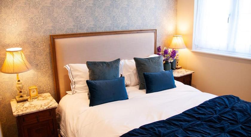 2 bedroom house in Chichester near Goodwood and Wittering beaches