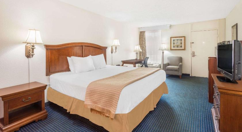 Baymont by Wyndham Rocky Mount I-95