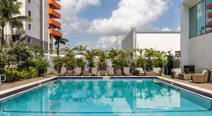 DoubleTree by Hilton Miami North I-95