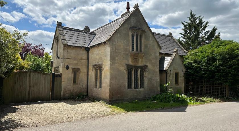 Trowbridge Lodge