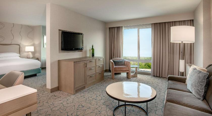 DoubleTree by Hilton Chicago - North Shore Conference Center