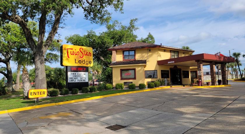 Twin Star Lodge