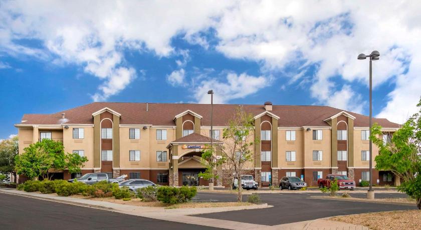 Comfort Suites