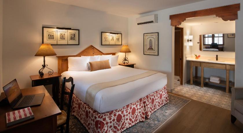 Piñon Court by La Fonda