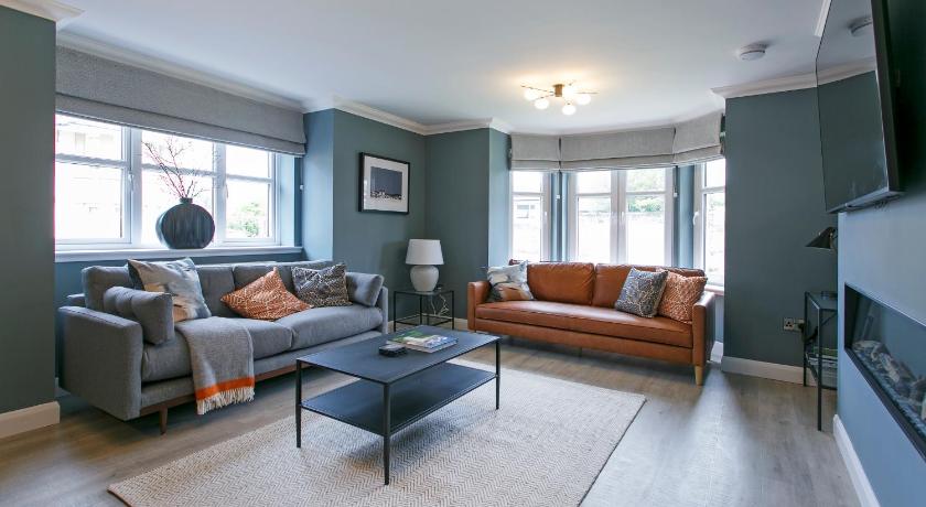 Troon No 1 Apartments