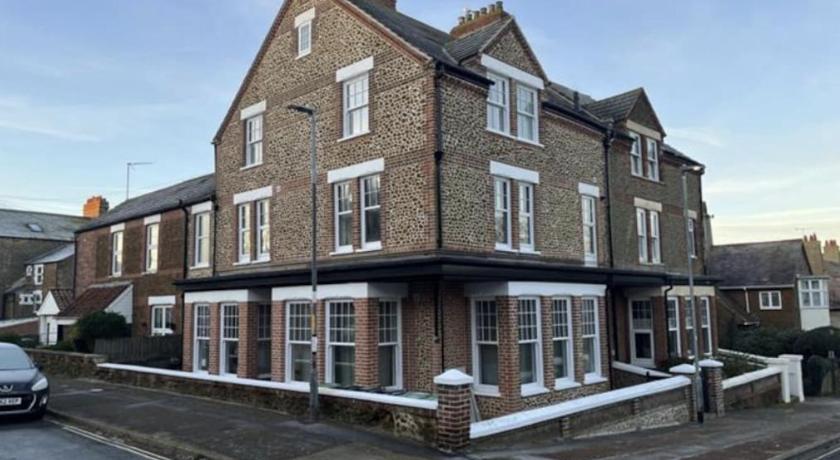 Victorian Villa, Hunstanton Norfolk Sleeps 20