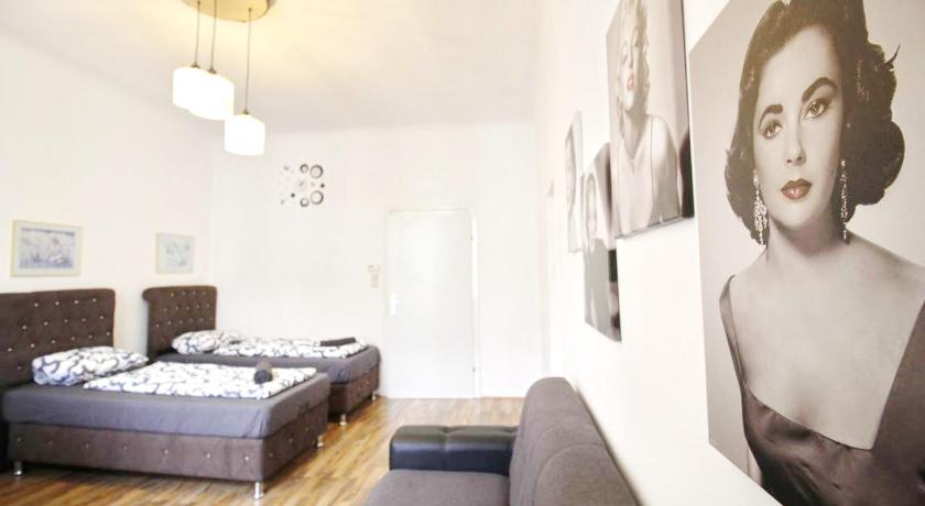 Comfortable rooms near Schonbrunn Palace HL