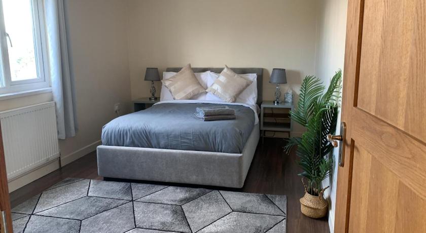 KING ROOMS BY WEMBLEY STADiUM