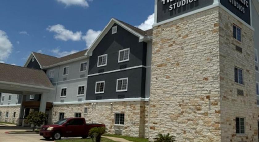 Hallmarc Studios