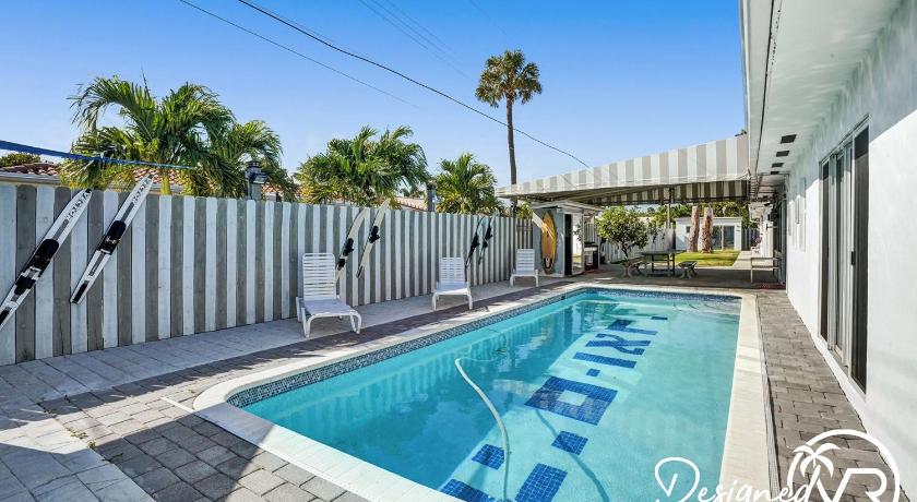 Unit D SeaI Private Room near Deerfield Beach