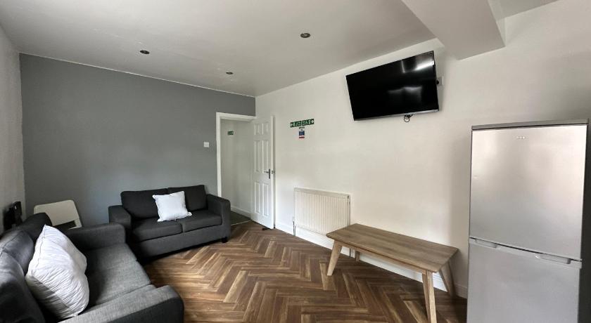 Daisybank Co-living - Private Room Self-cater