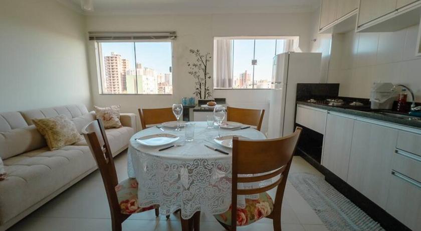 Apartamento perto UEM Wi-Fi MN701