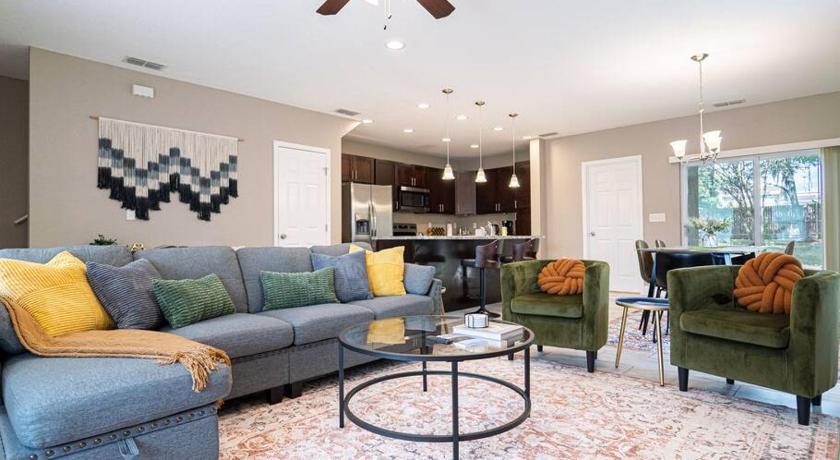 3BR Modern Magnolia Lakeland Close to Downtown, Lego, Disney