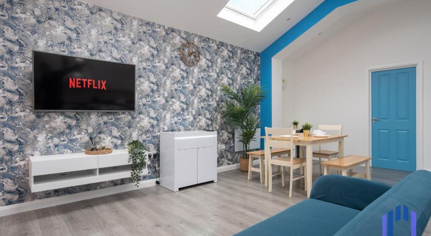 Santorini Blues by CEFAS - Free Parking - Bungalow - Near Airport