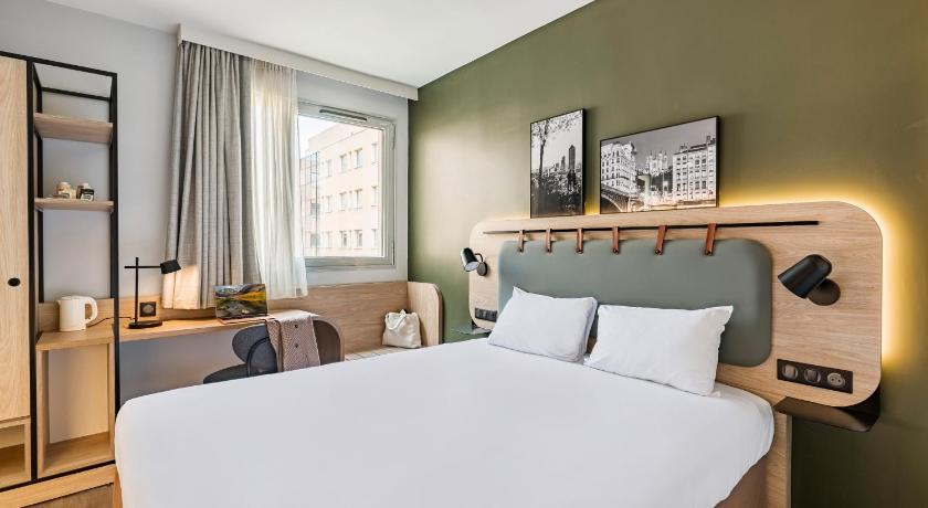 Best place to stay in Lyon France - Hotel Campanile Lyon Centre Gare Part Dieu