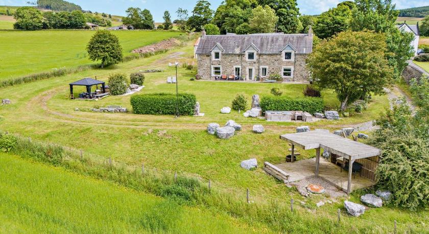 InEdra Estate Farmhouse by edradour1725