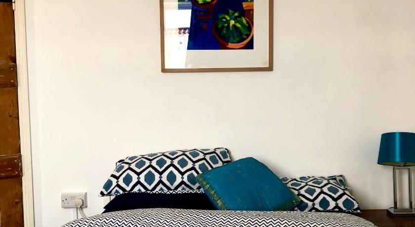 Double room on Chilkwell Street