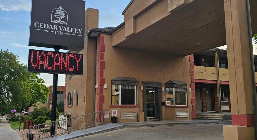 Cedar Valley Inn