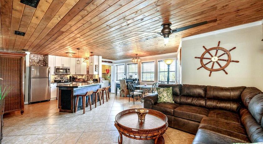 Captains Quarters 3 Comm Pools Pet Friendly