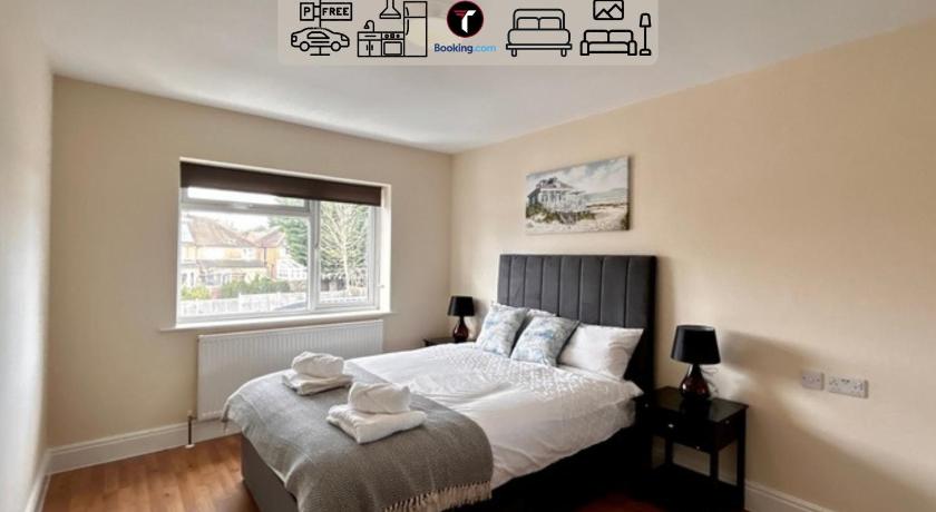 Stylish 2 Bedroom Flat By Tara Stays Short Lets & Serviced Accommodation Watford With Free Parking &