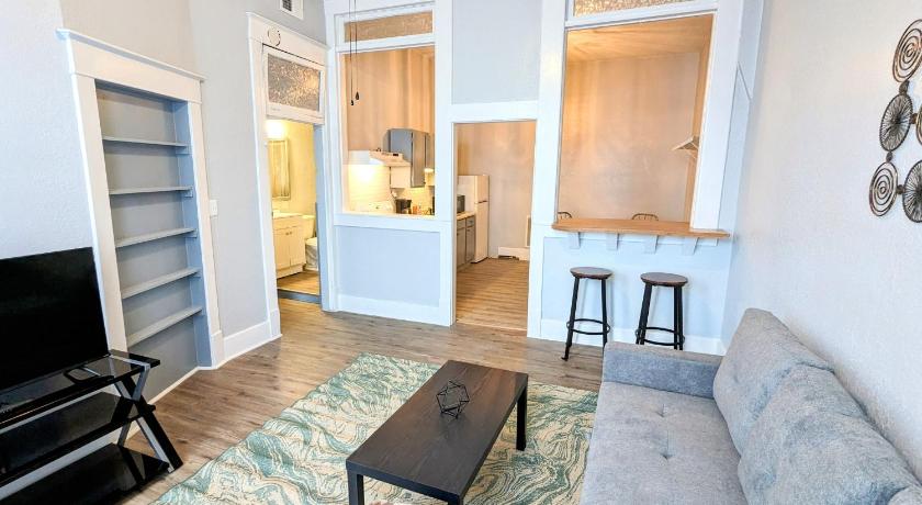 Private Apartments and Sleeping Rooms Near Marathon, Hershey