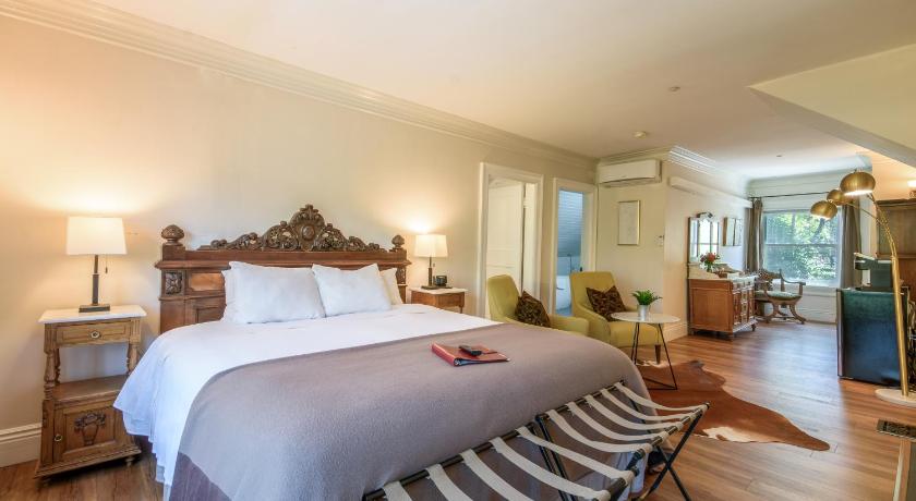 Cedar Gables Inn