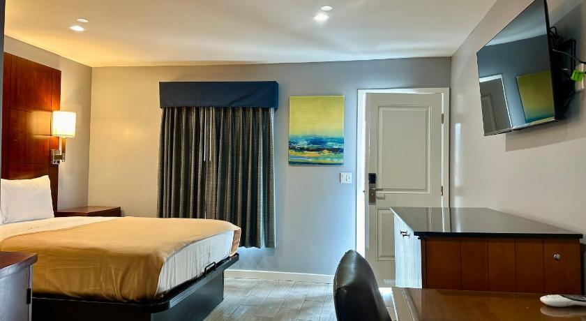 Oceanside Inn & Suites