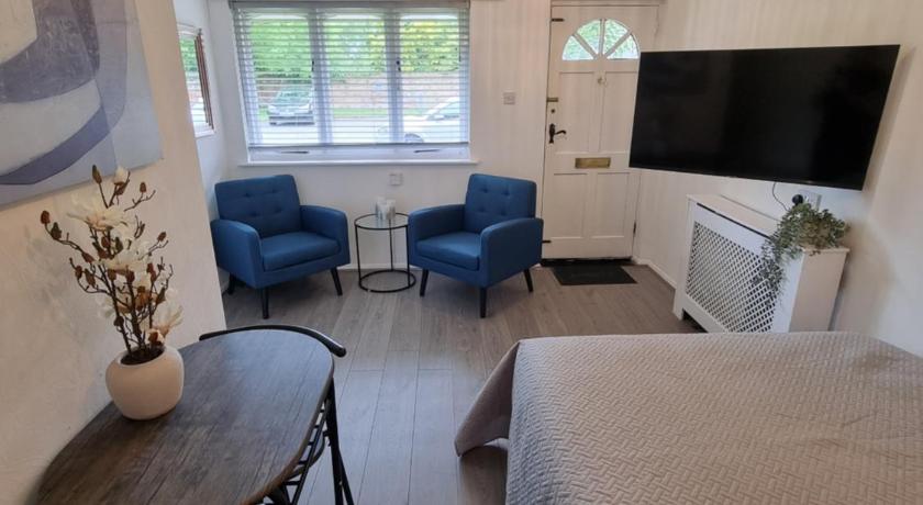 Stylish Studio Flat In Harborne