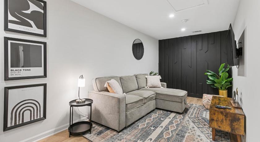 Chic 1BR Oasis Ideal Retreat near Six Flags