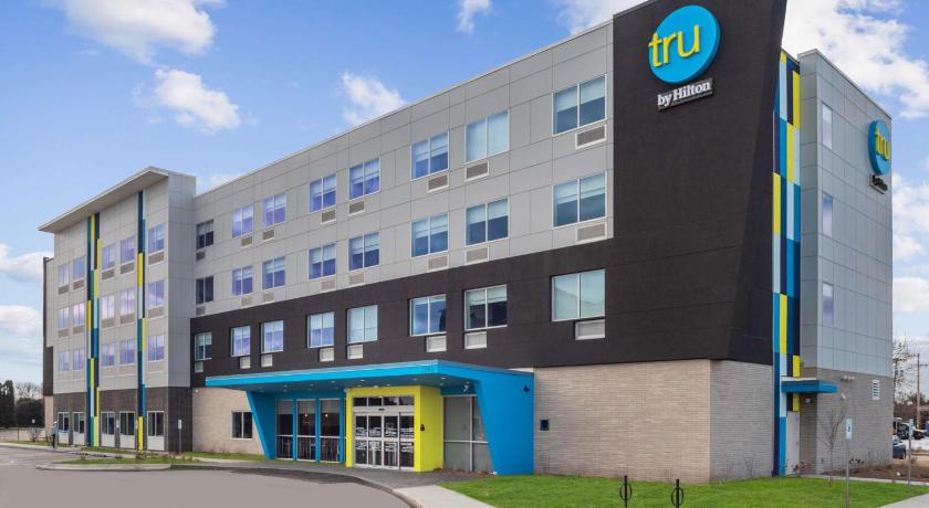 Tru by Hilton Janesville