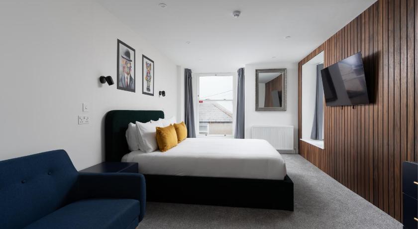Room 3 Hotel style Double bedroom in Marazion
