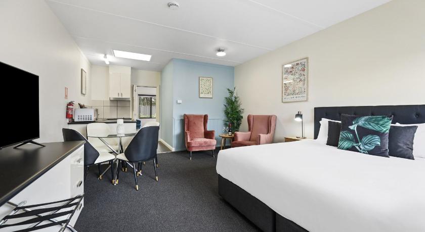 Hamilton Lakeside Motel
