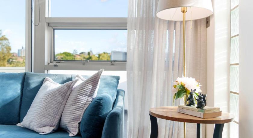 XQ Collection La Casa De Frida - Modern Studio with Balcony
