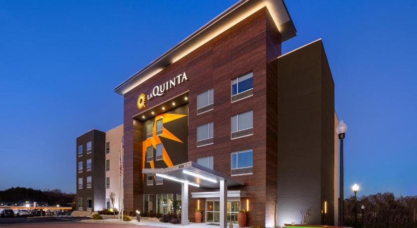La Quinta Inn & Suites by Wyndham Locust Grove