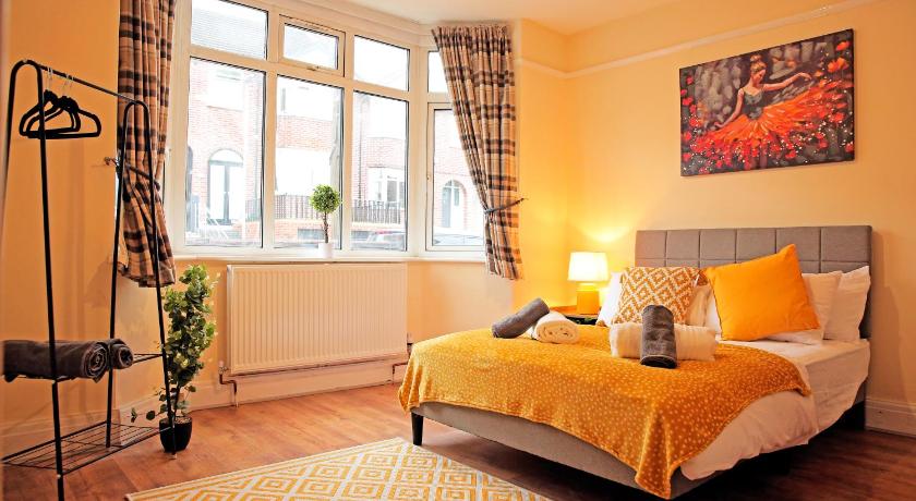 Private Bliss Near Luton Station